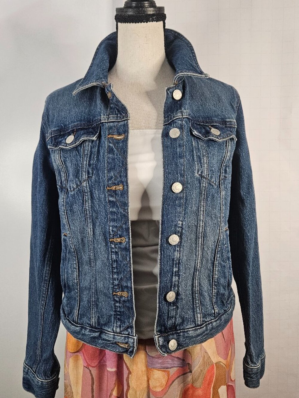 Banana Republic SZ S Denim Trucker Indigo Wash Denim Jacket Chest & Side Pockets
